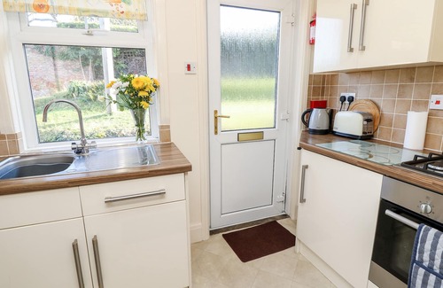 Verwood House | GOODREST, character holiday cottage, with a garden in Verwood