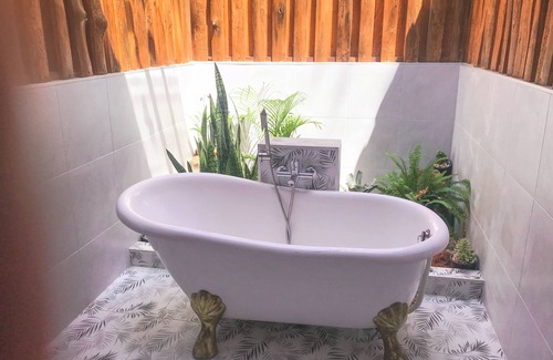 Doi Saket Hotel | Goodvibes Cabins Chiang Mai