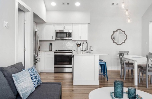 Heron Harbour Isle Condo | Gorgeous 2 bedroom at Seascape in prestigious Heron Harbour