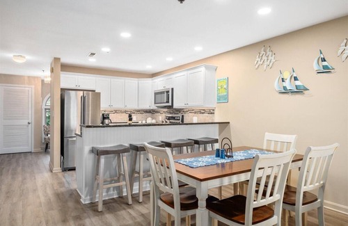 Heron Harbour Isle Condo | Gorgeous 2 bedroom at Harbour Club