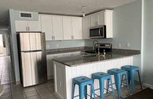 Garden City Apartment | Gorgeous 2 BR/2 BR Newly Renovated BeachFront Condo