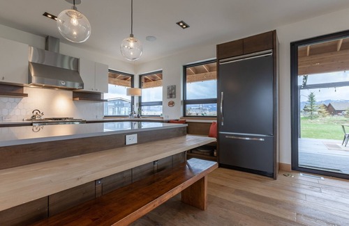 Victor House | Gorgeous 3 Bedroom Home