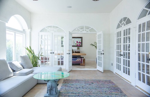 Mid-Wilshire House | Gorgeous 3700 Sq Ft , 7 bedroom 5.5 bathroom Home