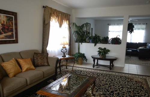 Sunrise Lakes Villa | Gorgeous 4 Bedroom Villa, Private Pool - Minutes away from Disney World