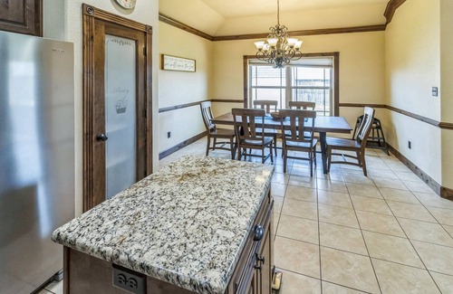 Abilene House | Gorgeous 4br Dakota Springs Home 3 Bedroom Home