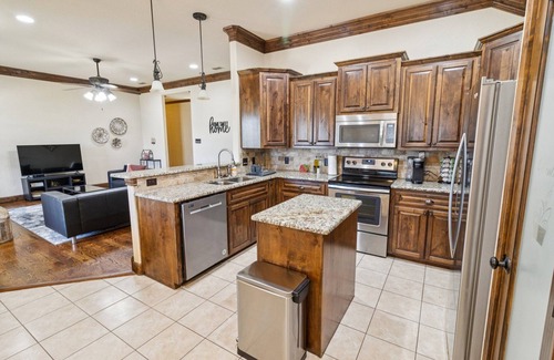 Abilene House | Gorgeous 4br Dakota Springs Home 3 Bedroom Home