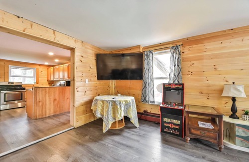 Hunter House | Gorgeous 8 bedroom 7 bathroom Luxury Home HunterMT Private Pool & Hot Tub