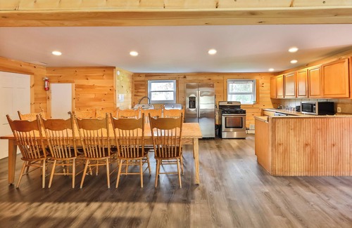 Hunter House | Gorgeous 8 bedroom 7 bathroom Luxury Home HunterMT Private Pool & Hot Tub