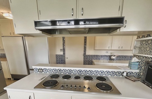 Russell House | GORGEOUS 84 ACRE, 8 BEDROOM, 7 BATHROOM ESTATE WITH PRIVATE POOL!