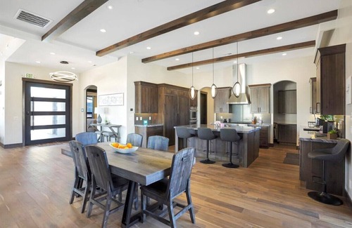 Virgin House | Gorgeous and modern home surrounded by Zion views