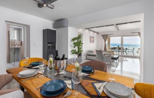 Bregi Apartment | Gorgeous Apartment In Bregi With Sauna
