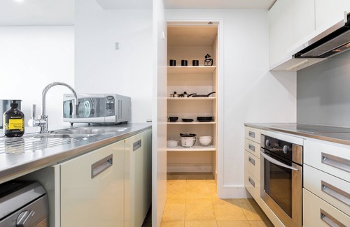 Auckland Central Business District Apartment | Gorgeous apartment in exclusive waterfront precinct