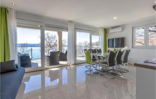 Povile Apartment | Gorgeous Apartment In Povile With Wifi