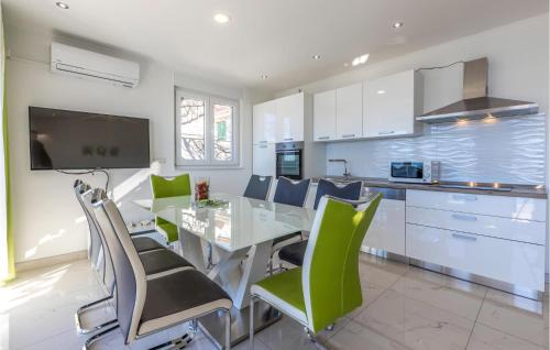 Povile Apartment | Gorgeous Apartment In Povile With Wifi