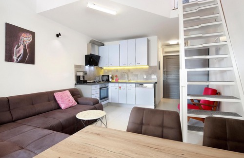 Stinica Apartment | Gorgeous apartment in Stinica with WiFi