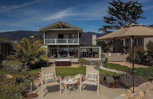 Carpinteria House | Gorgeous Beach House in a Private Cove