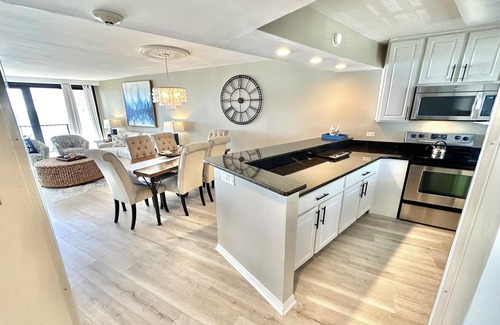 Sandestin Condo | Gorgeous beach views! With Golf Cart 4071 BS1