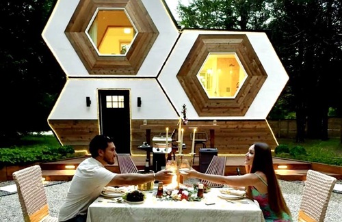 Wills Point House | Gorgeous Beehive Tiny House Surrounded by Trees for a Unique Romantic Getaway near Wills Point, Texas