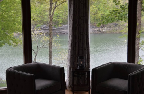 Bella Vista House | Gorgeous bluffs on Lake Ann - private dock