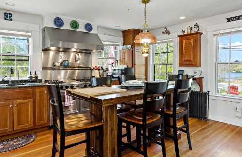 West Barnstable House | Gorgeous Cape Cod Mansion With Spa Near Beach