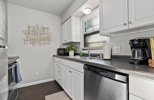 Clive House | Gorgeous Clive Charmer, Near Shops, Trails & More!