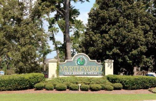 Central Myrtle Beach Apartment | Gorgeous Condo on Golf Course Near Broadway