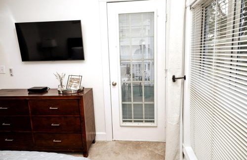 Central Myrtle Beach Apartment | Gorgeous Condo on Golf Course Near Broadway