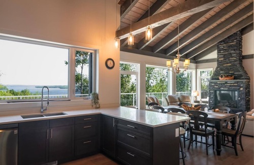 Kenora Cottage | Gorgeous Cottage on Black Sturgeon Lake - Kenora, Ontario