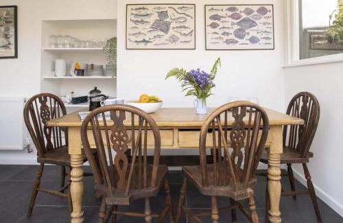 Gorran Haven House | Gorgeous Cottage Parking Short Walk to Beach