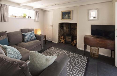 Gorran Haven House | Gorgeous Cottage Parking Short Walk to Beach