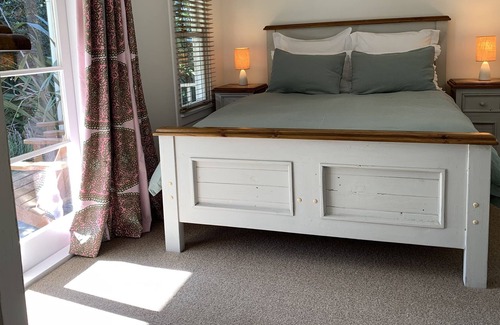 Puketapu House | Gorgeous cottage set in spacious rural Hawkes Bay garden