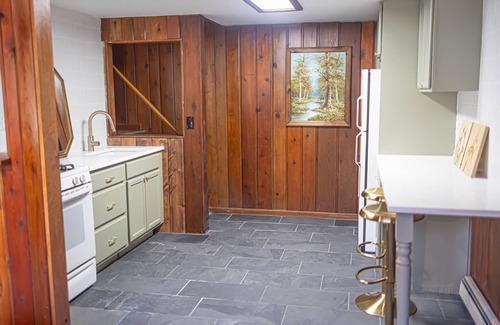 Beachwood-Bluffton Cottage | Gorgeous & Cozy Lake Michigan Cottage - Walk to Everything!