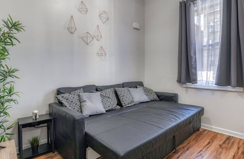 Jersey City Apartment | Gorgeous Duplex with parking by JSQ