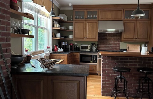 Saratoga Springs House | Gorgeous farmhouse minutes from racetrack. Pet Friendly!