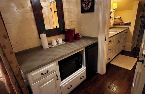 French Quarter House | Gorgeous French Quarter home next to Jackson Square! Perfect for Mardi Gras!