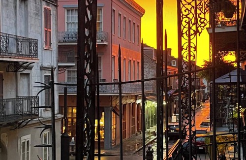 French Quarter House | Gorgeous French Quarter home next to Jackson Square! Perfect for Mardi Gras!