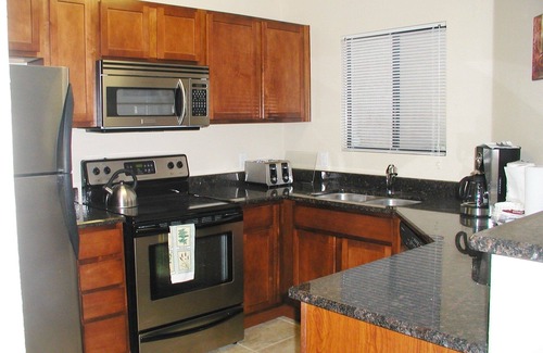 Tucson Condo | Gorgeous getaway! Steps to the pool-Awesome mountain views