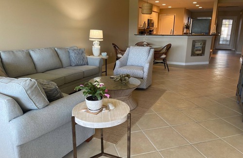 Bradenton Condo | Gorgeous Hidden Lake at Manatee Condo just minutes From Gulf Coast Beaches!