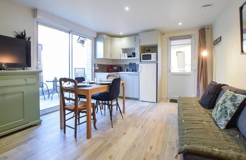 Vaux-sur-Seulles House | Gorgeous home in Esquay-sur-Seulles