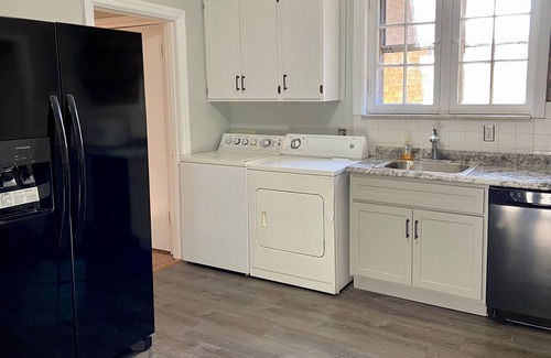 University City House | Gorgeous home -Across from Flynn Park- fenced-in yard