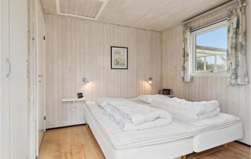 Hvalpsund House | Gorgeous Home In Farsø With Wifi