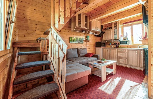 Lovinac House | Gorgeous home in Lovinac with Wi-Fi