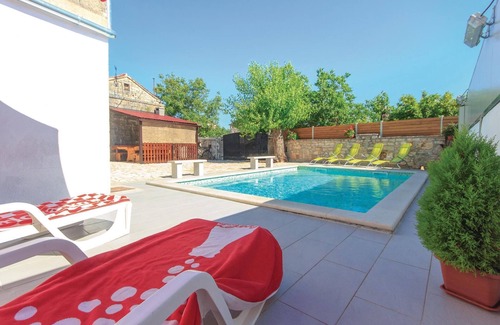 Stifanici House | Gorgeous home in Stifanici with WiFi