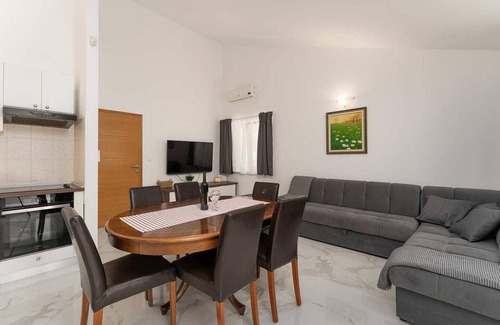 Barbariga House | Gorgeous home in Vodnjan with sauna