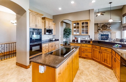 Cedar City House | Gorgeous home w/private pool & hot tub/patio/balcony/home theater - near lakes!