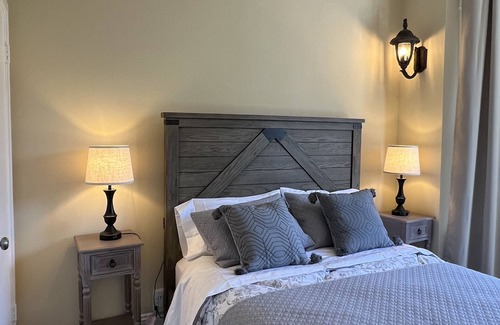 Nob Hill House | Gorgeous Large Victorian Top Flat in the heart of San Francisco