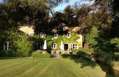 Manningford Abbots House | Gorgeous Little Mill House near Stonehenge