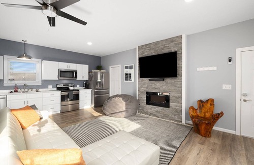 Branson Condo | Gorgeous New 1 bd condo - 5 Min to Branson Landing