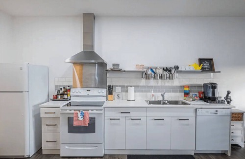 North Central Edmonton Apartment | Gorgeous Penthouse