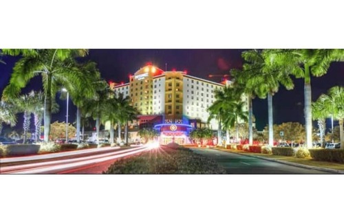 Tamiami House | Gorgeous Private entrance room w/bathroom/parking